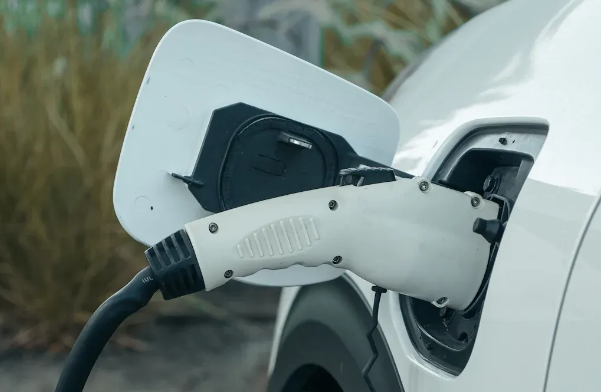 Quanto tempo leva para cobrar um Tesla?